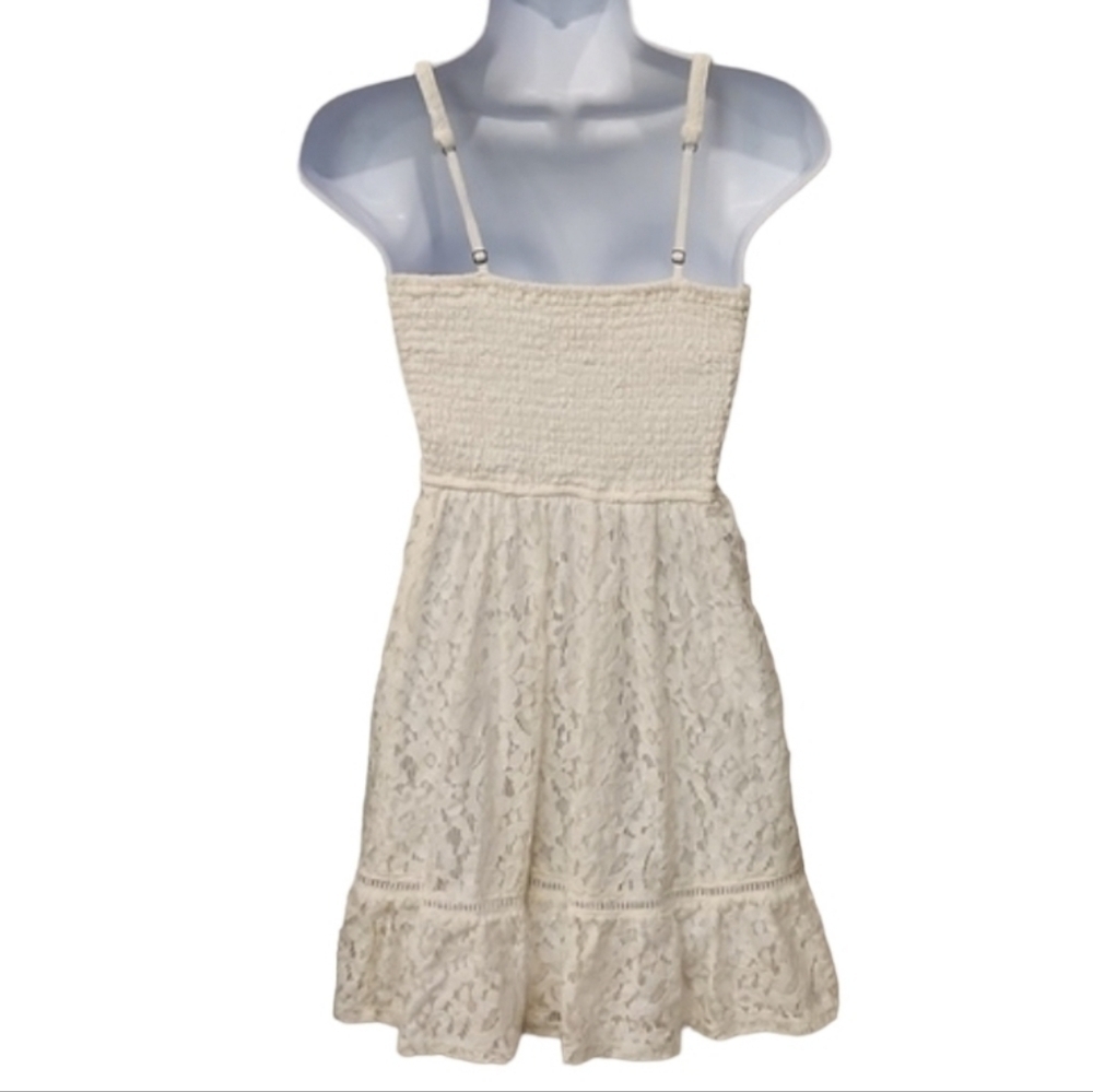 Hollister Lace Smocked Dress - Picture 4 of 8